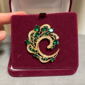 Camrose and Kross Vintage Gold and Green Swirl Brooch